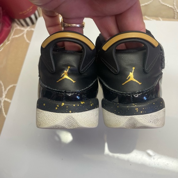 Jordan‎ sneakers for boys size 9c - Picture 2 of 6